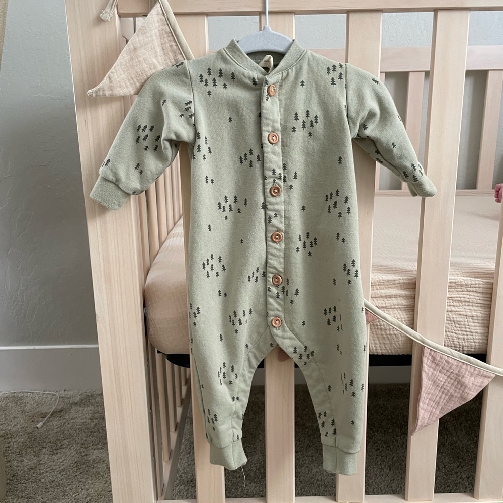 Quincy Mae onesie 0-3 months